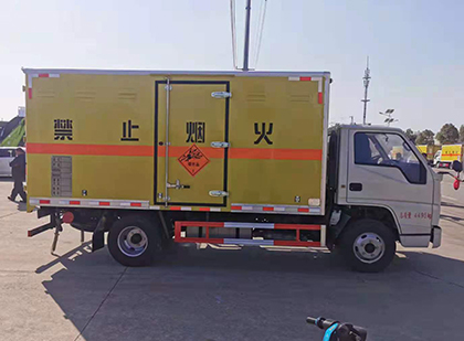 吴堡爆破器材运输车