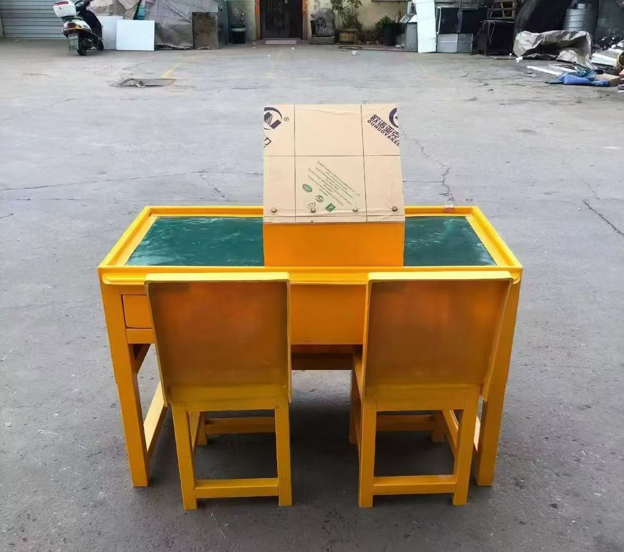 吴堡防静电导通桌井下煤矿火工品发放桌：危险品流转的安全守护者